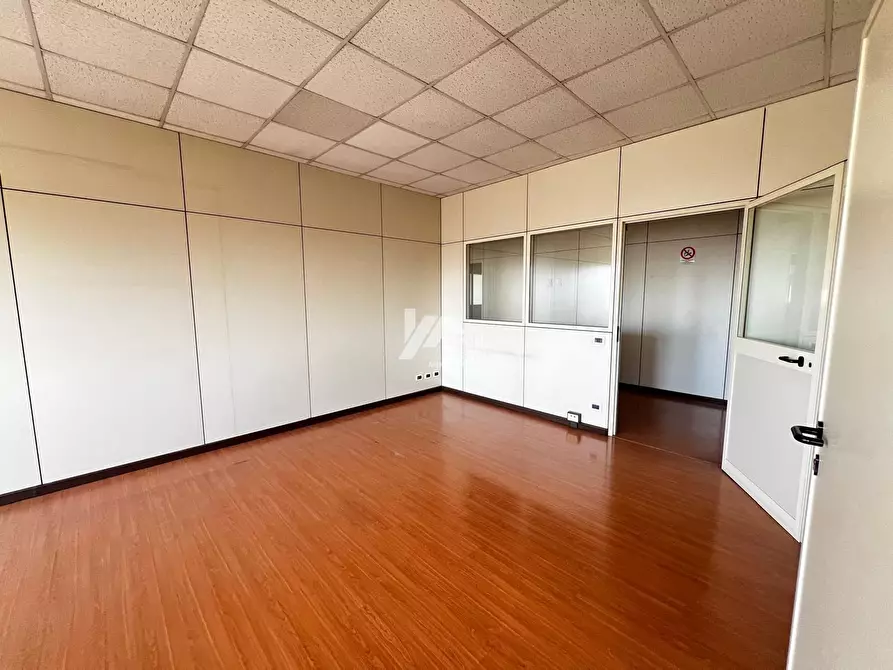 Immagine 12 di Attività artigianale in affitto  in Via Antonio Allegri 93 a Brescia