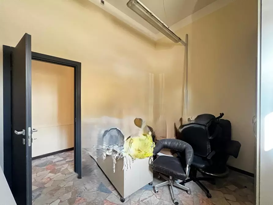 Immagine 10 di Locale commerciale in affitto  in Via Chiusure a Brescia