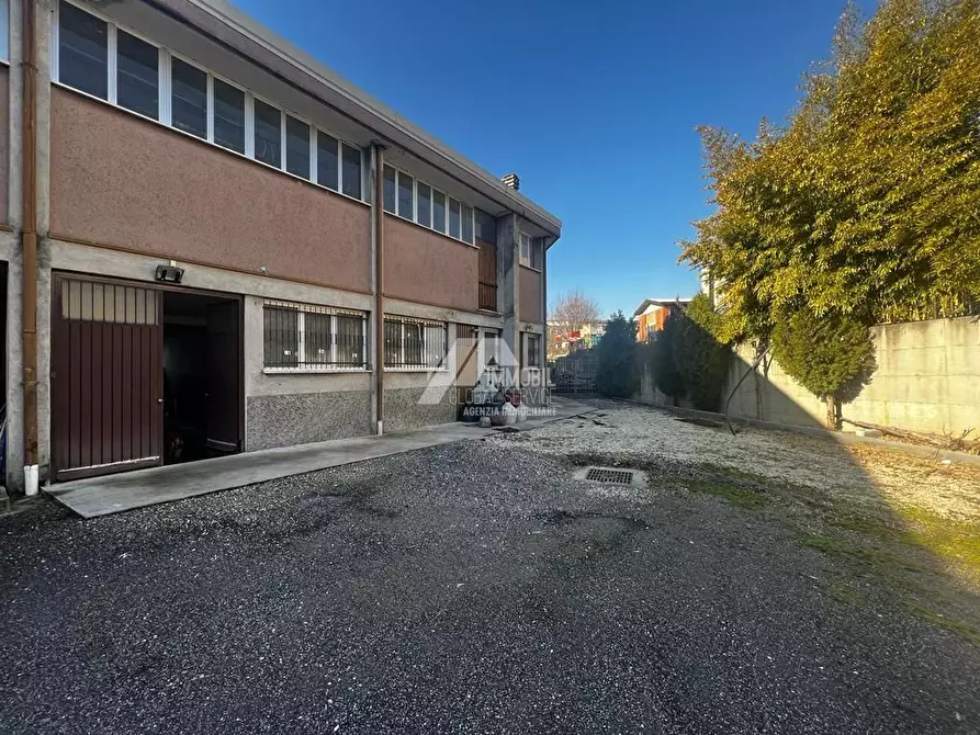 Immagine 7 di Laboratorio in vendita  in via carabioli a Cellatica