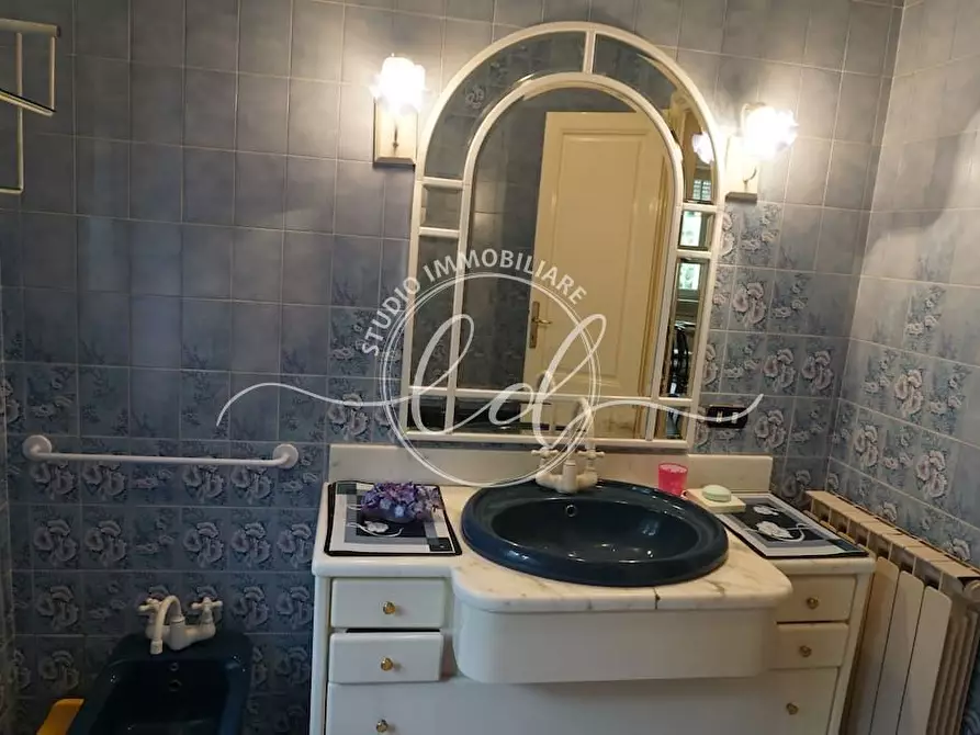 Immagine 21 di Pentalocale in affitto  a Camaiore