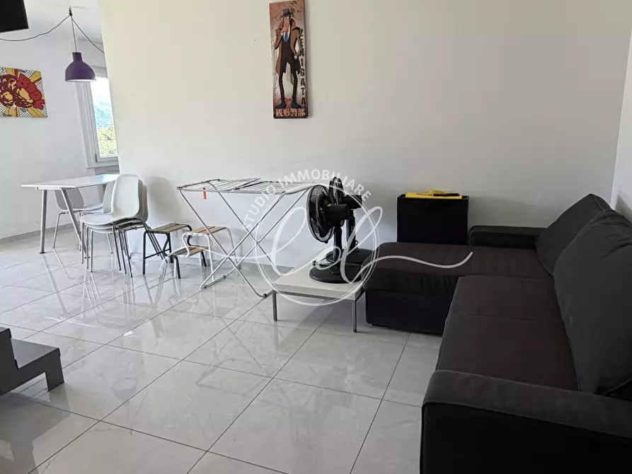 Immagine 2 di Quadrilocale in affitto  a Massa