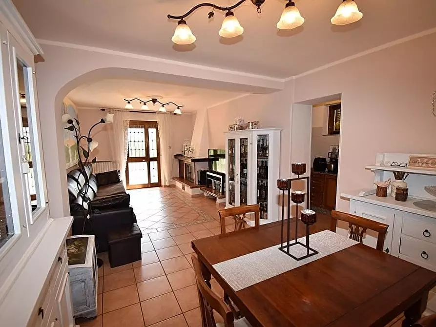 Immagine 13 di Porzione di casa in vendita  a Pietrasanta