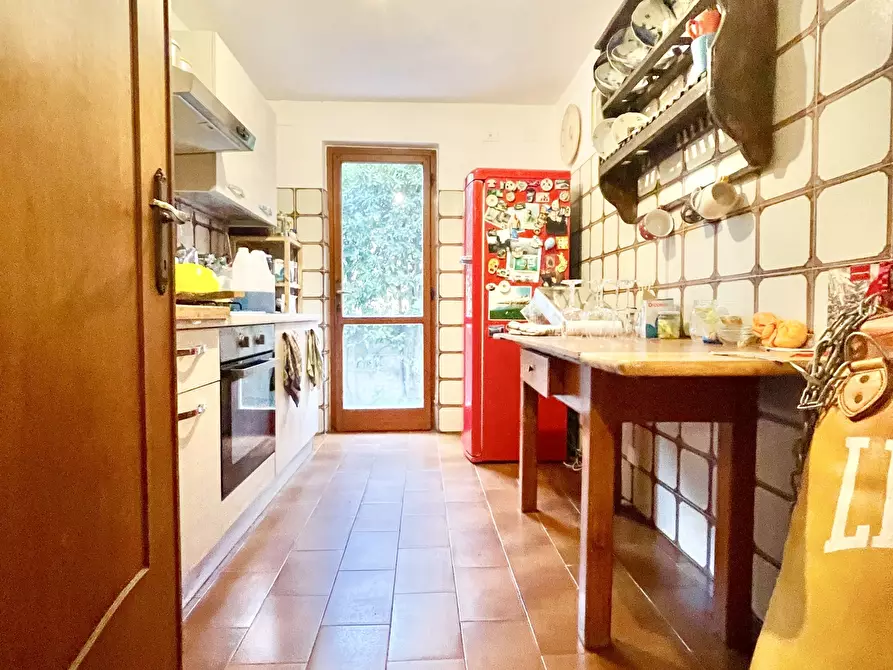 Immagine 8 di Casa indipendente in vendita  a Montignoso