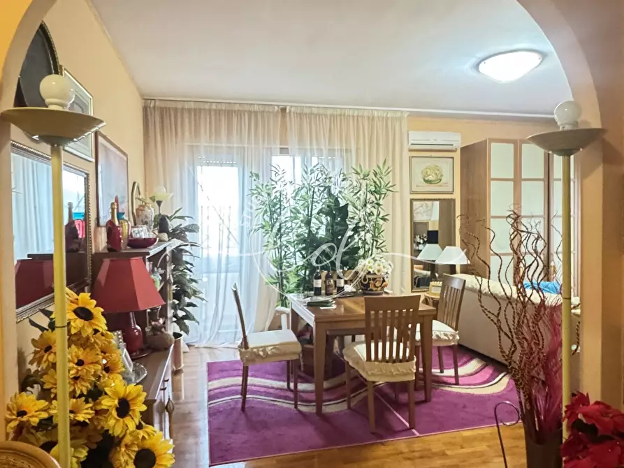 Immagine 10 di Quadrilocale in affitto  a Seravezza