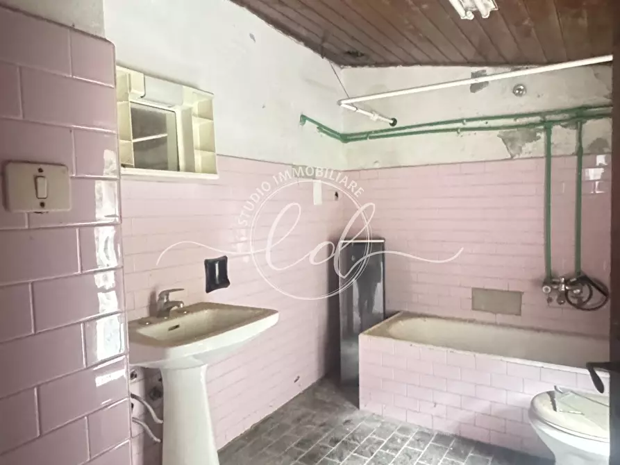 Immagine 43 di Porzione di casa in vendita  a Stazzema