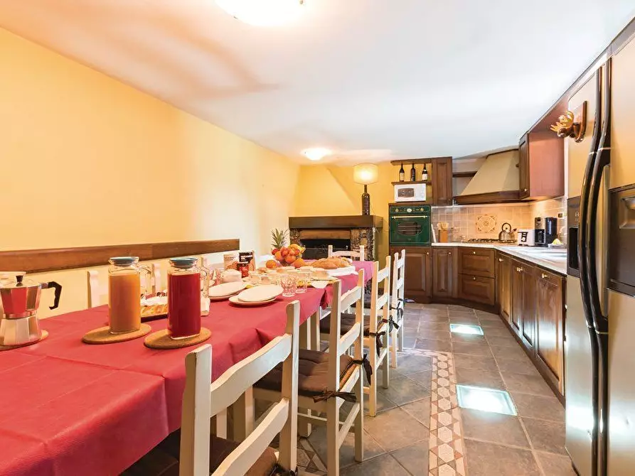 Immagine 14 di Casa indipendente in vendita  a Camaiore