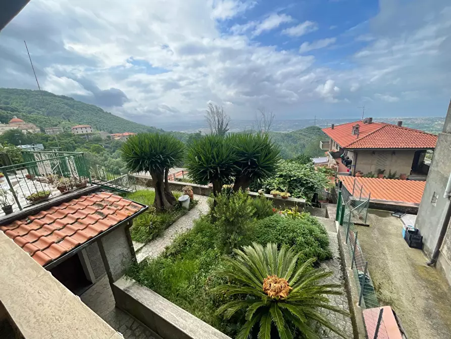 Immagine 36 di Porzione di casa in vendita  a Pietrasanta