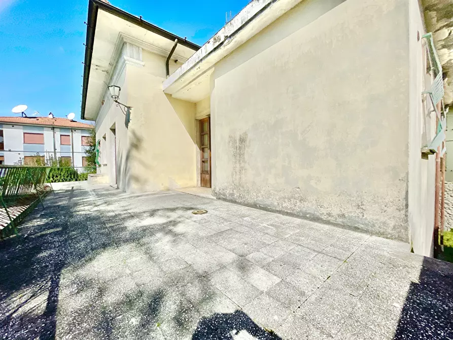 Immagine 20 di Casa indipendente in vendita  a Camaiore