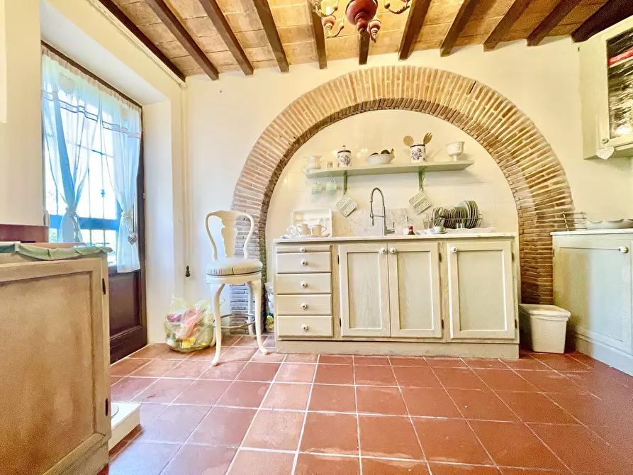 Immagine 10 di Rustico / casale in vendita  a Camaiore