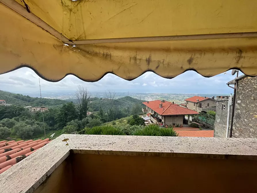 Immagine 50 di Porzione di casa in vendita  a Pietrasanta