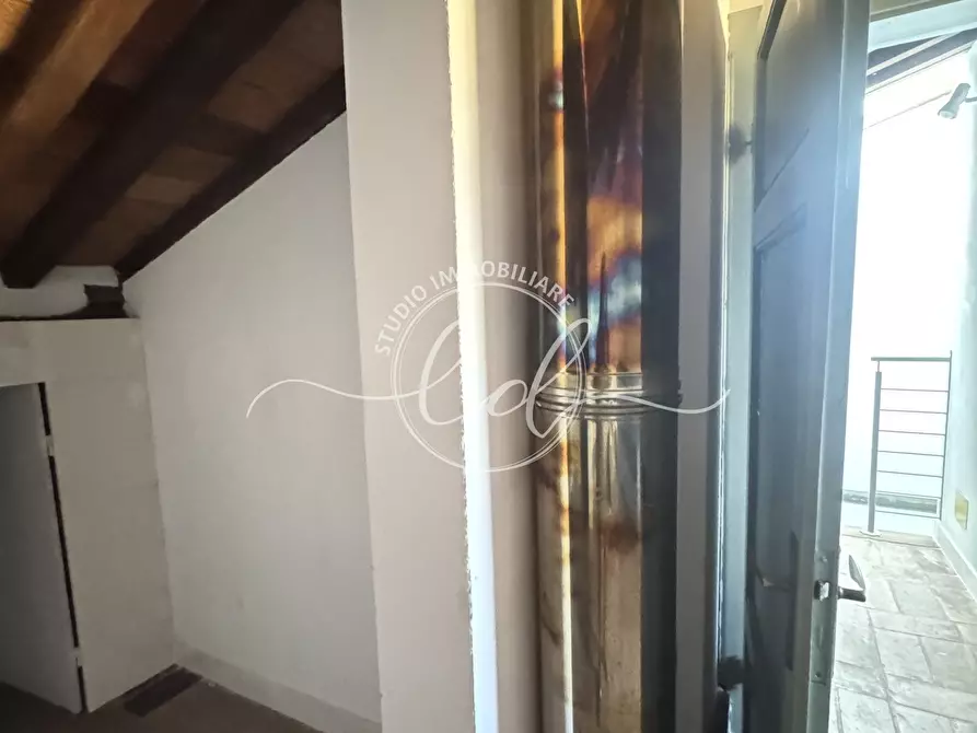 Immagine 42 di Quadrilocale in affitto  a Pietrasanta