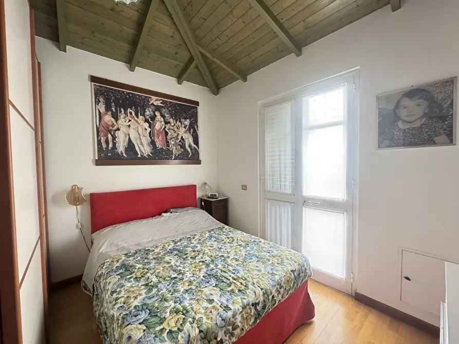 Immagine 32 di Porzione di casa in vendita  a Pietrasanta