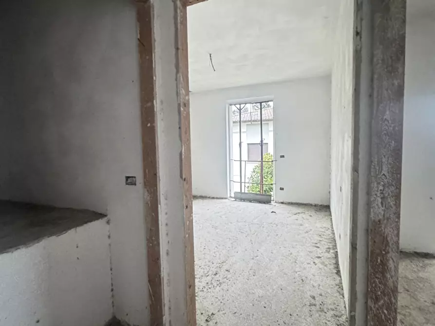 Immagine 19 di Porzione di casa in vendita  a Camaiore