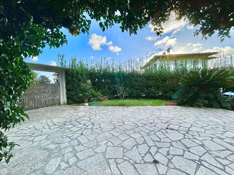 Immagine 89 di Casa indipendente in vendita  a Seravezza