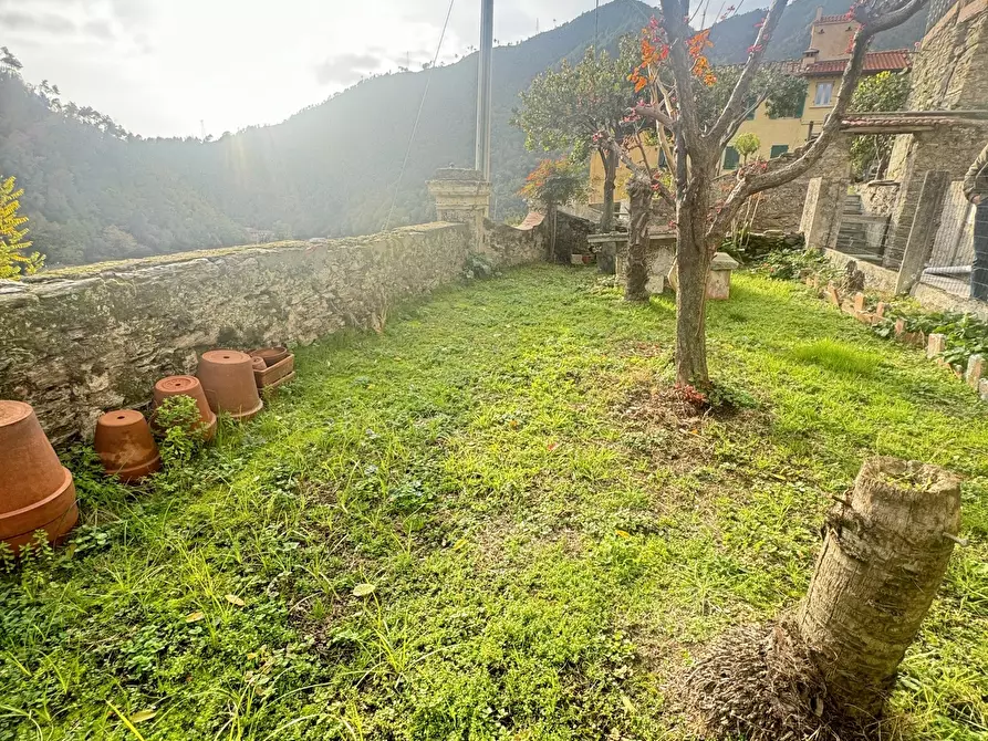 Immagine 31 di Porzione di casa in vendita  a Seravezza