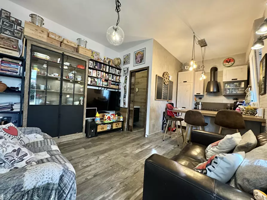 Immagine 7 di Quadrilocale in affitto  a Pietrasanta