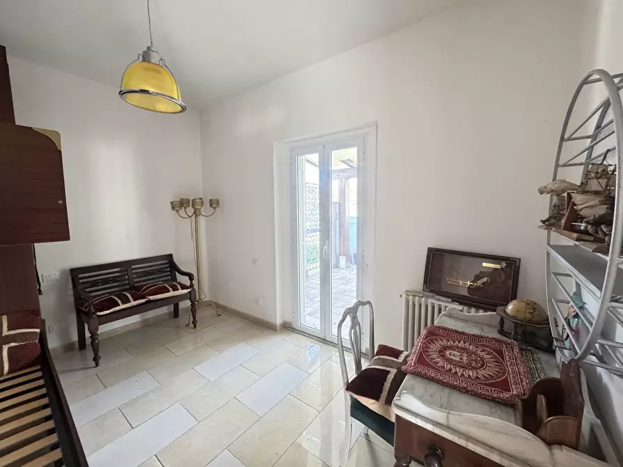 Immagine 14 di Villa in vendita  a Massa