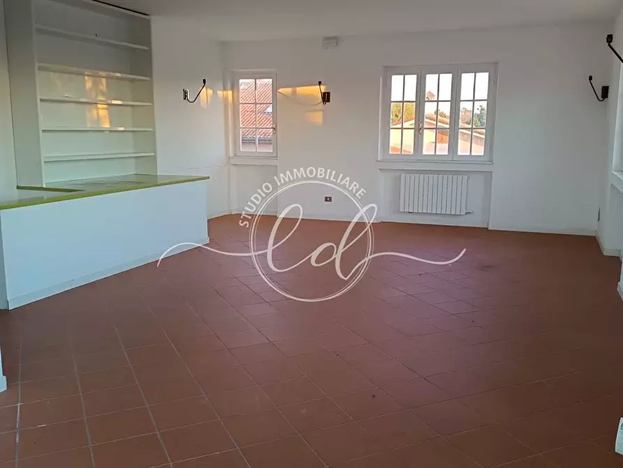 Immagine 15 di Porzione di casa in vendita  a Camaiore
