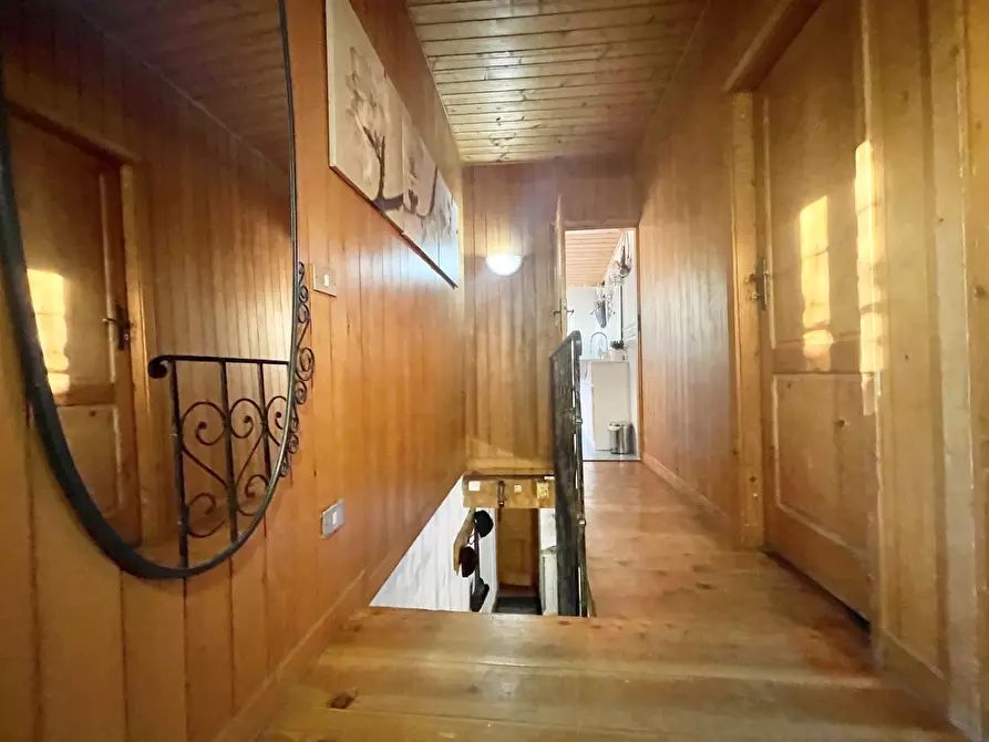 Immagine 25 di Porzione di casa in vendita  a Massarosa