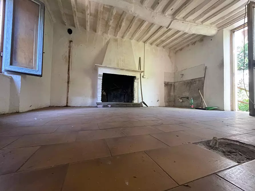 Immagine 29 di Rustico / casale in vendita  a Camaiore