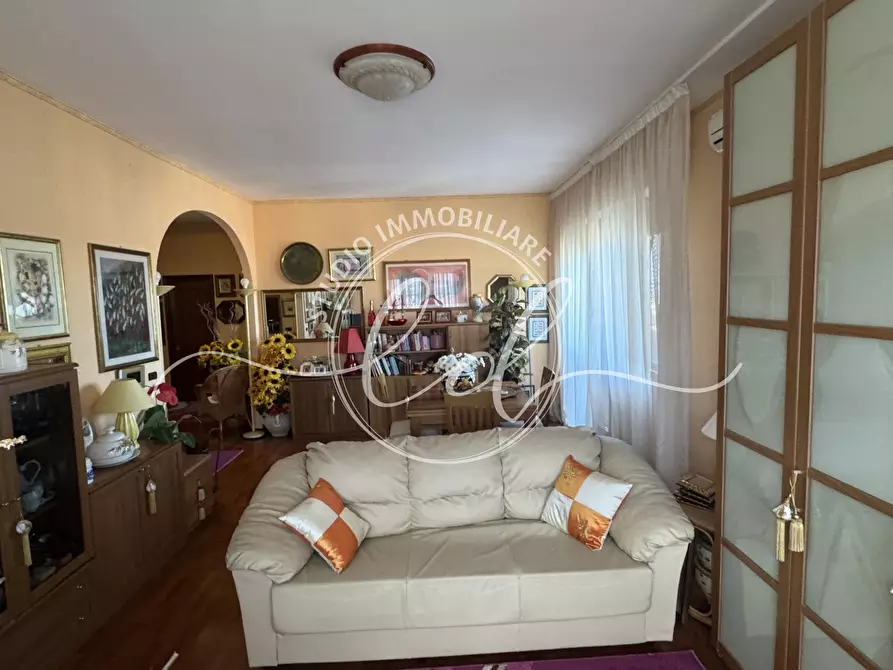 Immagine 10 di Quadrilocale in vendita  a Seravezza