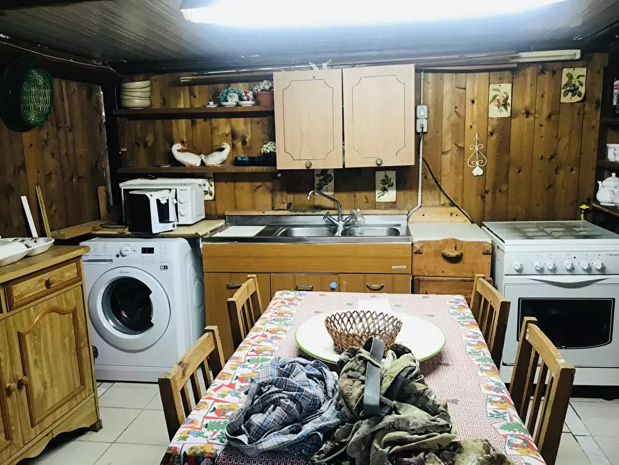 Immagine 23 di Porzione di casa in vendita  a Pietrasanta