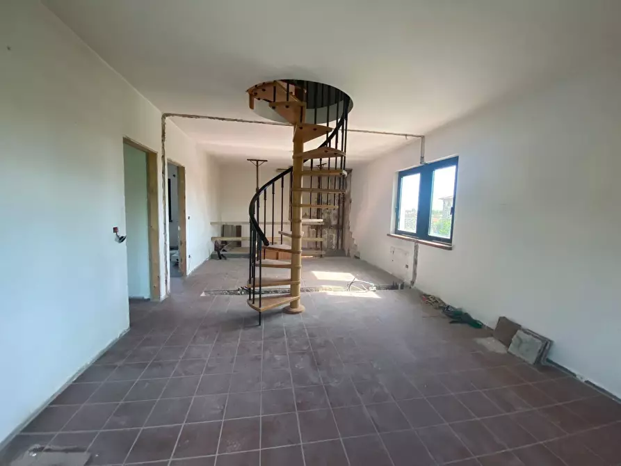 Immagine 17 di Porzione di casa in vendita  a Pietrasanta