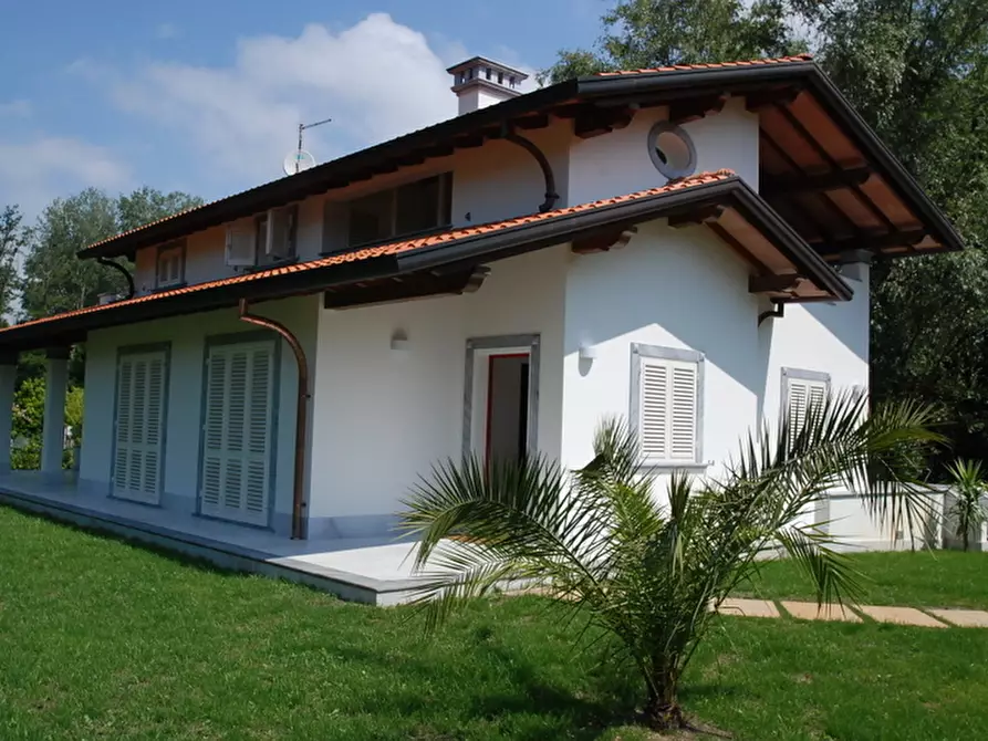 Immagine 107 di Villa in vendita  a Pietrasanta