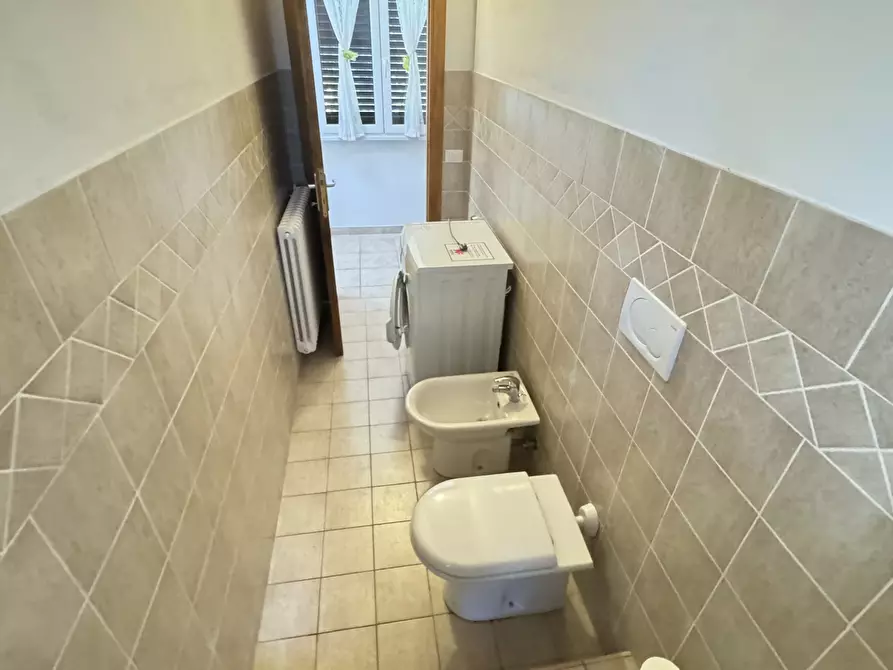 Immagine 39 di Casa indipendente in affitto  a Seravezza