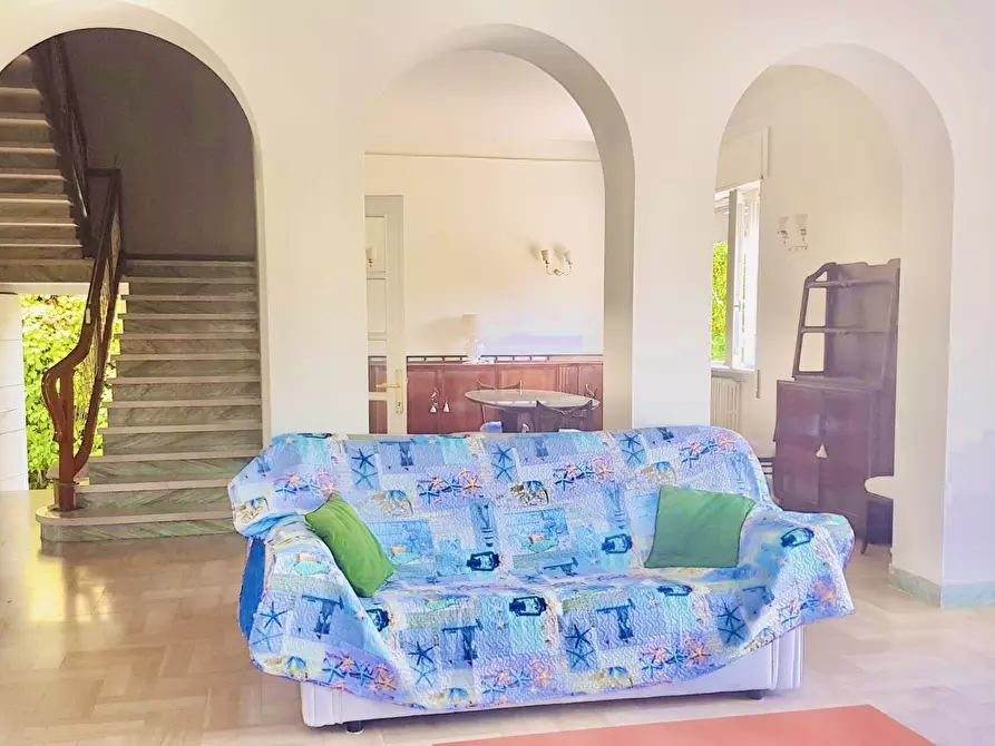 Immagine 9 di Villa in affitto  a Camaiore