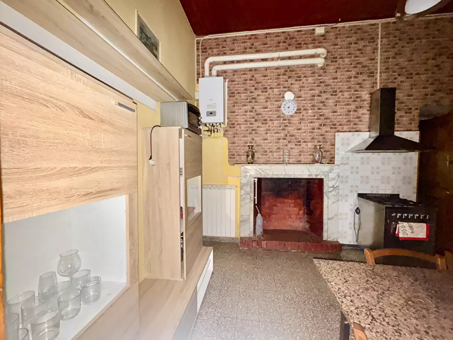 Immagine 18 di Appartamento in vendita  a Pietrasanta