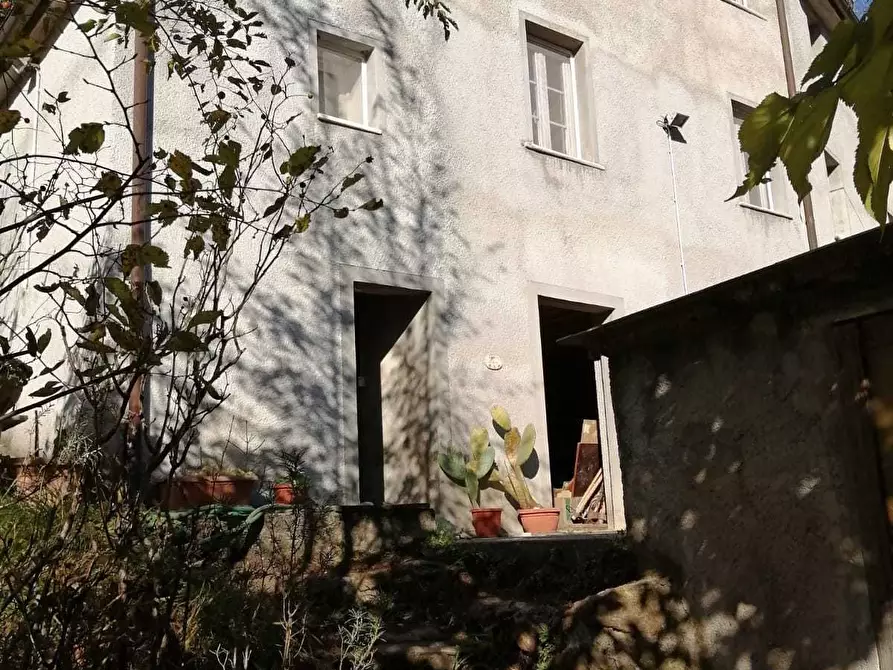 Immagine 28 di Porzione di casa in vendita  a Seravezza