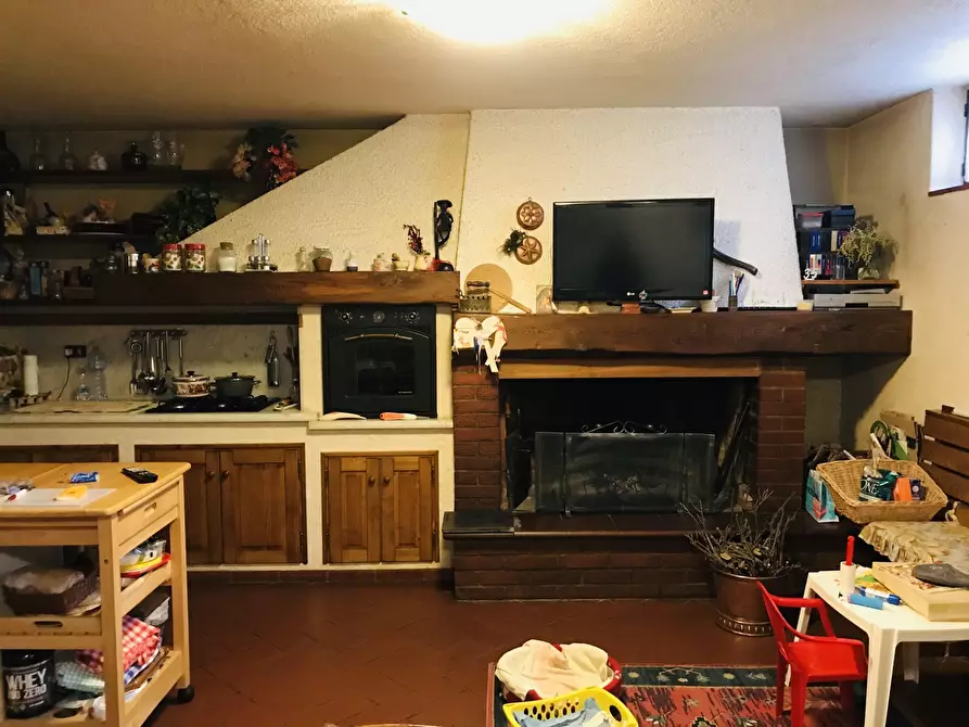 Immagine 9 di Casa indipendente in vendita  a Pietrasanta