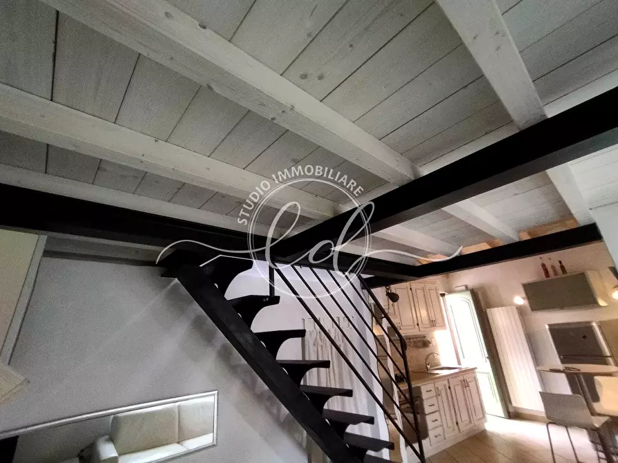 Immagine 15 di Porzione di casa in vendita  a Camaiore