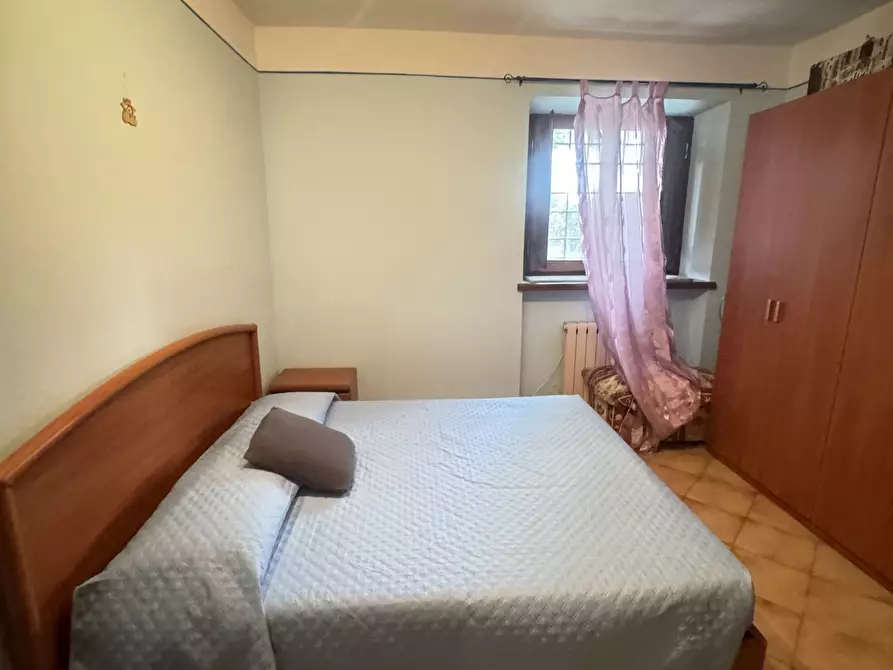 Immagine 10 di Stanza singola in vendita  a Pietrasanta