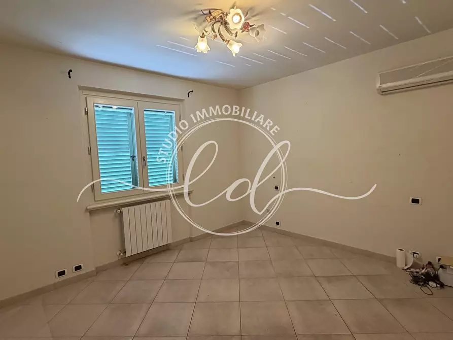 Immagine 51 di Quadrilocale in vendita  a Camaiore