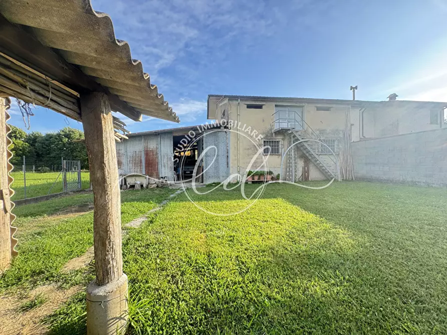 Immagine 58 di Porzione di casa in vendita  a Pietrasanta