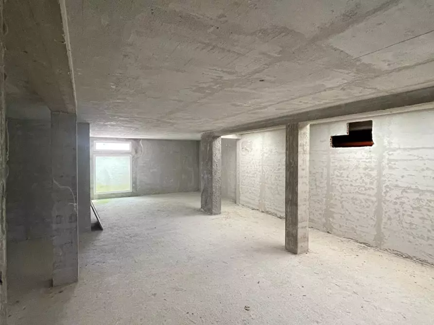 Immagine 36 di Villa in vendita  a Camaiore