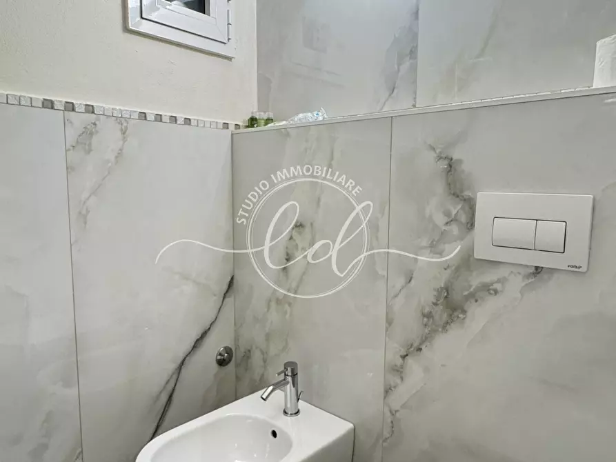 Immagine 24 di Loft/Open space in vendita  a Pietrasanta