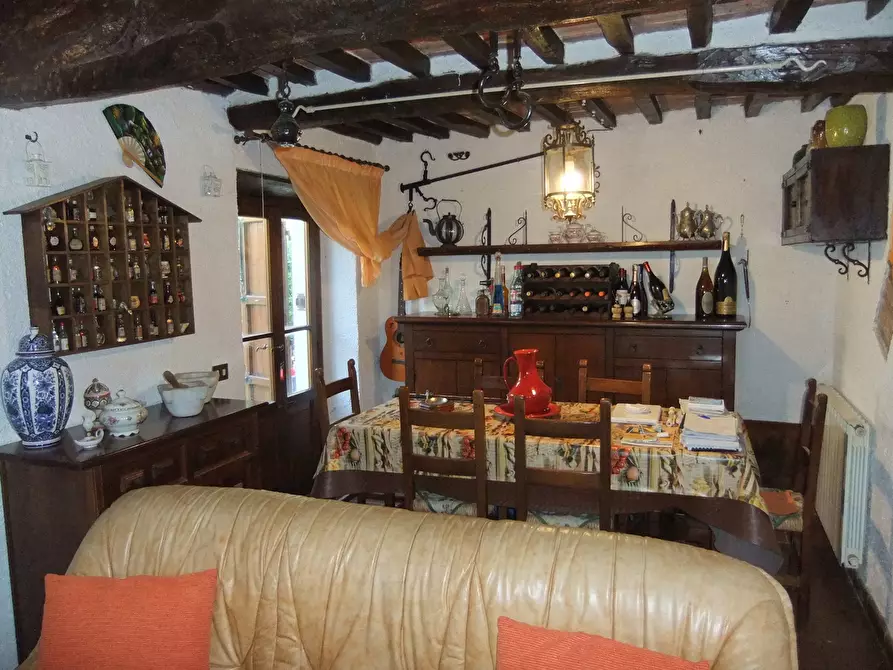 Immagine 17 di Porzione di casa in vendita  a Pietrasanta