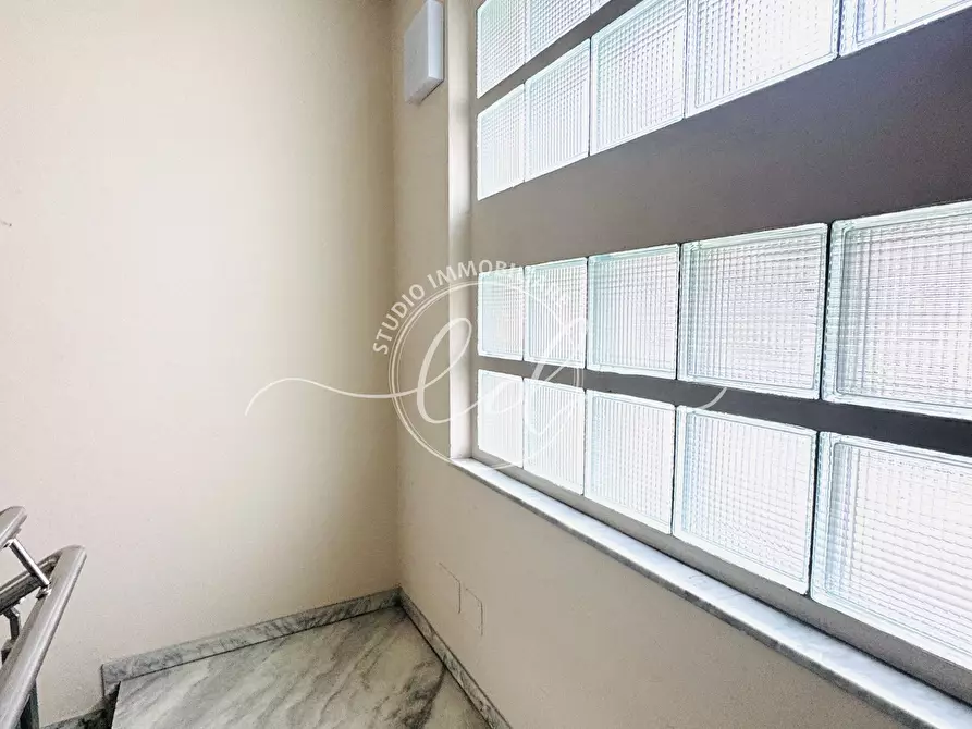 Immagine 12 di Pentalocale in vendita  a Lucca