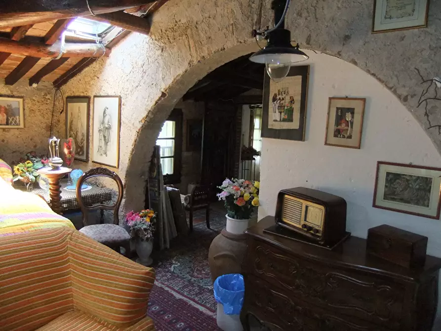 Immagine 15 di Porzione di casa in vendita  a Pietrasanta