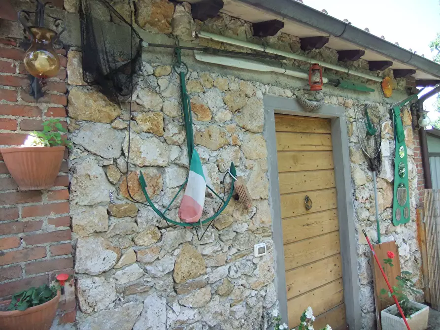 Immagine 19 di Porzione di casa in vendita  a Pietrasanta