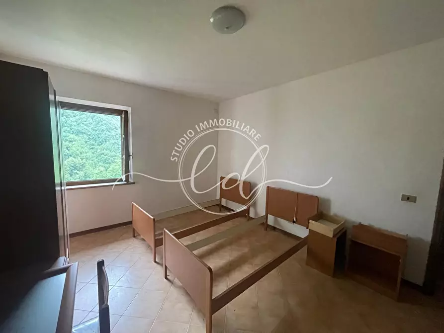 Immagine 8 di Porzione di casa in vendita  a Camaiore