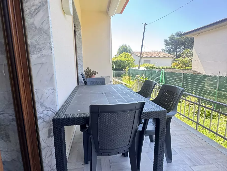 Immagine 10 di Quadrilocale in affitto  a Pietrasanta