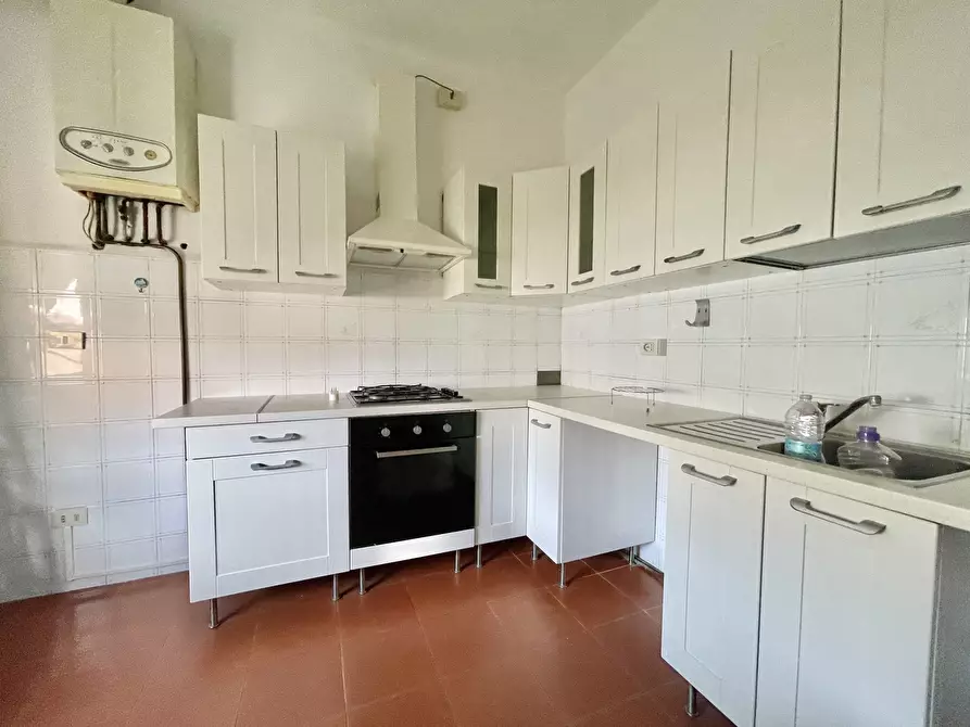 Immagine 9 di Quadrilocale in affitto  a Pietrasanta