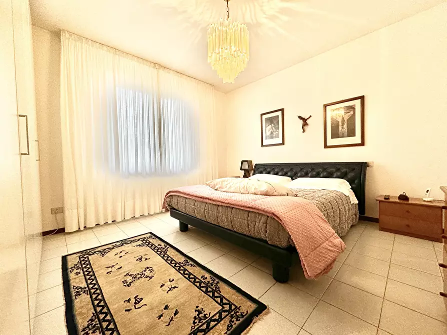 Immagine 29 di Porzione di casa in vendita  a Massa