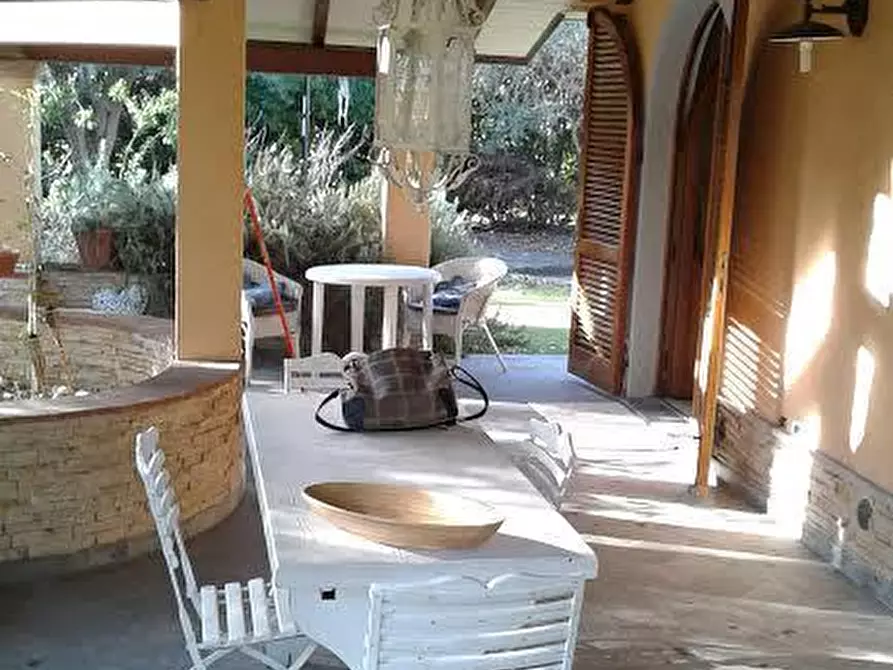 Immagine 2 di Villa in vendita  a Seravezza