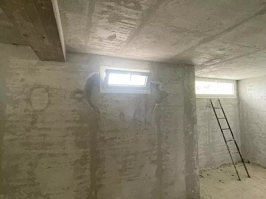 Immagine 34 di Villa in vendita  a Camaiore