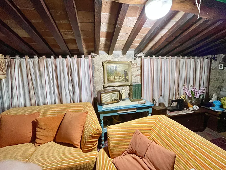 Immagine 83 di Porzione di casa in vendita  a Pietrasanta